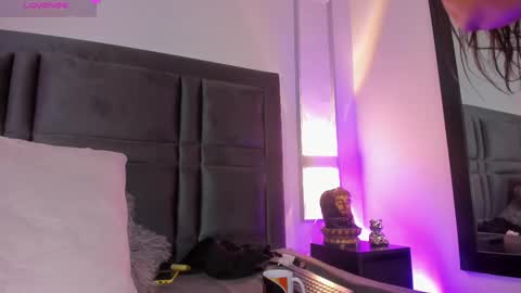 Snapshot of emmabecket2 chatting on 02-13-25, 10:02 emma becket online show from 02-13-25, 10:02