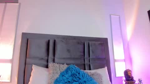 Snapshot of emmabecket2 chatting on 02-17-25, 03:47 emma becket online show from 02-17-25, 03:47