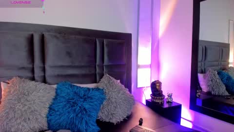 Snapshot of emmabecket2 chatting on 02-25-25, 03:42 emma becket online show from 02-25-25, 03:42