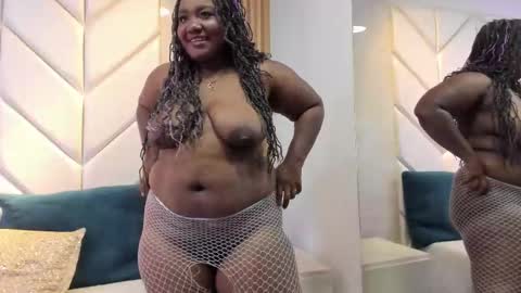 Snapshot of emmabrantt_ chatting on 10-30-25, 04:03 EmmaBrantt online show from 10-30-25, 04:03