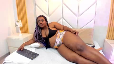 Snapshot of emmabrantt_ chatting on 11-21-25, 05:06 EmmaBrantt online show from 11-21-25, 05:06