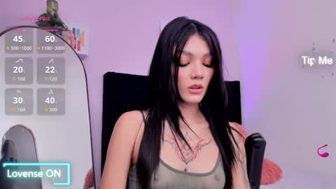 Snapshot of emmabridgerton chatting on 09-10-25, 11:05 Emma online show from 09-10-25, 11:05