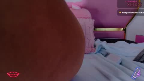 Snapshot of emmacrush chatting on 11-20-25, 11:48 Welcome Im yosein Your love is my passion activate it with your tips and enjoy with me online show from 11-20-25, 11:48