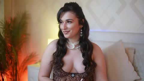 Snapshot of emmadallas chatting on 05-04-26, 07:32 Emma online show from 05-04-26, 07:32