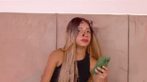 E M M A  online show from 04-10-26, 04:33