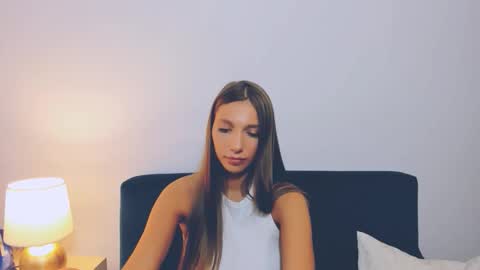 Snapshot of emmadesire chatting on 10-09-25, 06:28 emmadesire online show from 10-09-25, 06:28