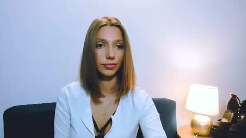 Snapshot of emmadesire chatting on 11-16-25, 04:01 emmadesire online show from 11-16-25, 04:01