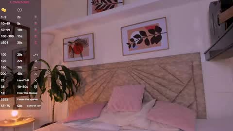 Snapshot of emmaduff_ chatting on 06-06-26, 11:37 online show from 06-06-26, 11:37