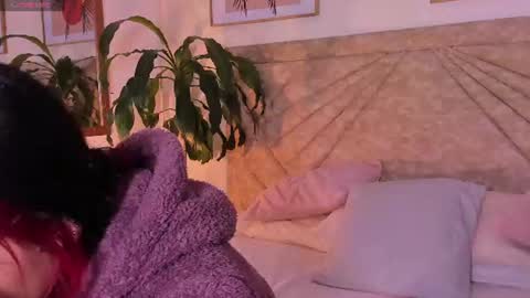 Snapshot of emmaduff_ chatting on 06-10-26, 11:53 online show from 06-10-26, 11:53
