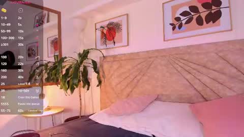 Snapshot of emmaduff_ chatting on 06-19-26, 12:09 online show from 06-19-26, 12:09