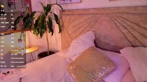 Snapshot of emmaduff_ chatting on 06-29-26, 11:43 online show from 06-29-26, 11:43