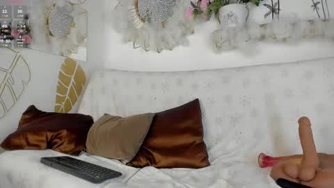 Emma Duque online show from 05-21-26, 09:44