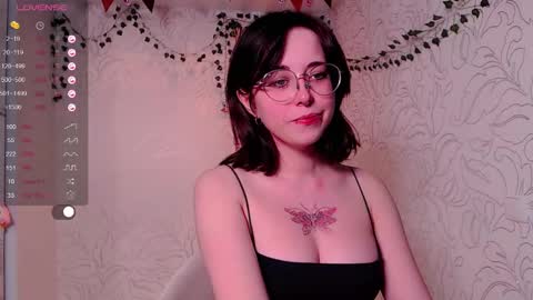 Snapshot of emmae__ chatting on 01-20-25, 02:01 Emma online show from 01-20-25, 02:01