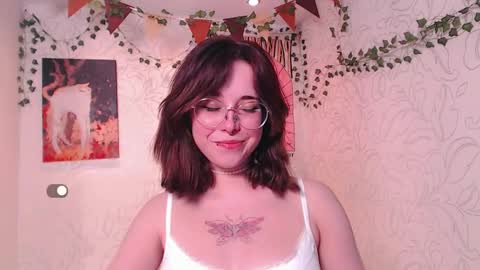 Snapshot of emmae__ chatting on 02-18-25, 11:55 Emma online show from 02-18-25, 11:55