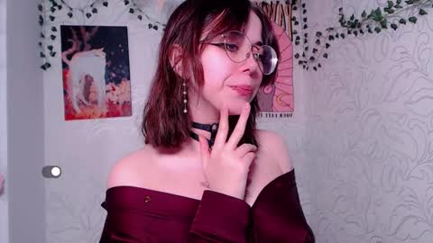 Snapshot of emmae__ chatting on 02-23-25, 05:01 Emma online show from 02-23-25, 05:01