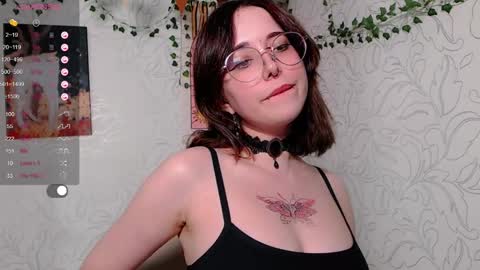 Snapshot of emmae__ chatting on 02-27-25, 11:52 Emma online show from 02-27-25, 11:52