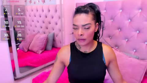 emmaebony_ online show from 04-14-26, 11:49