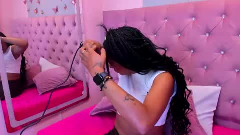 Snapshot of emmaebony_ chatting on 07-02-26, 10:54 emmaebony_ online show from 07-02-26, 10:54