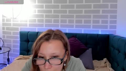 Emma 3 online show from 02-03-26, 06:22