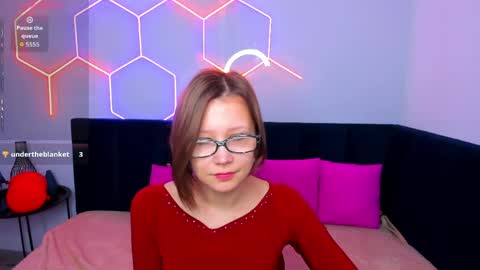 Emma 3 online show from 03-24-26, 01:43