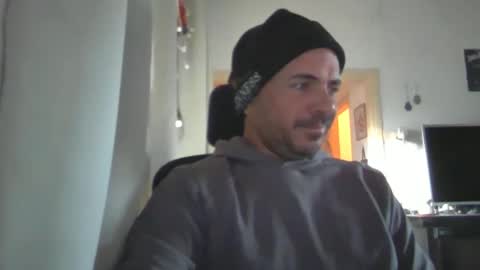 Ariel online show from 01-27-25, 05:47