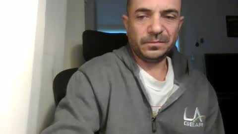 Ariel online show from 02-26-25, 03:32