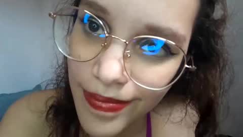 Snapshot of emmaguanaof chatting on 05-22-26, 04:23 Emma online show from 05-22-26, 04:23