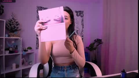 Emma online show from 01-19-25, 02:47