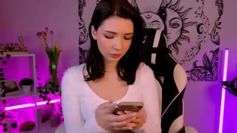 Emma online show from 03-11-25, 04:54