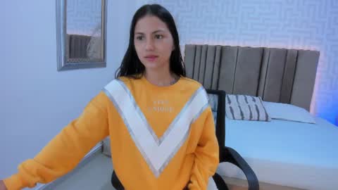emmalily_ online show from 08-08-26, 12:07