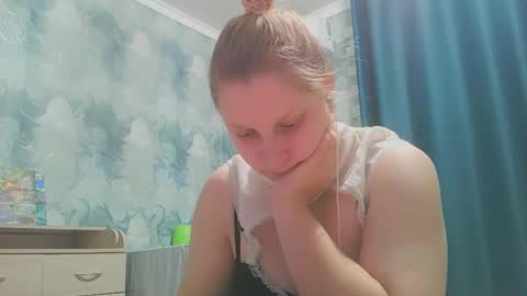 Snapshot of emmamelody944534 chatting on 10-14-25, 05:36 emmamelody online show from 10-14-25, 05:36