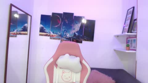 Snapshot of emmamyers_ chatting on 12-24-24, 01:38 Emma online show from 12-24-24, 01:38