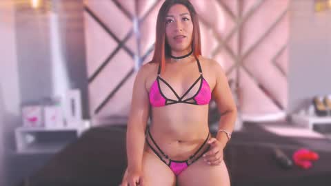 emmanaughty_ online show from 02-01-25, 10:13