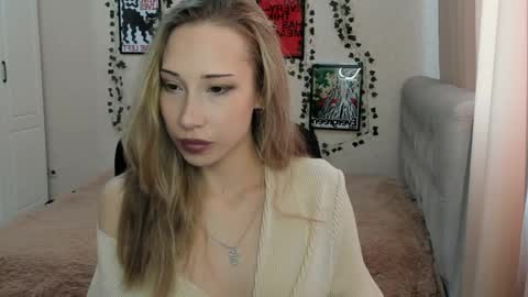 Snapshot of emmarayder chatting on 05-06-26, 11:59 Emma online show from 05-06-26, 11:59
