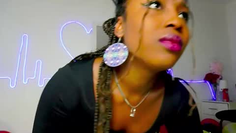 Sara online show from 09-21-25, 11:23