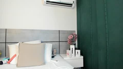  Emma  online show from 01-22-25, 05:26