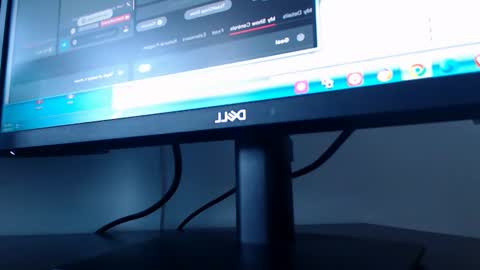 Snapshot of emmastward chatting on 02-27-25, 10:26 Emma online show from 02-27-25, 10:26