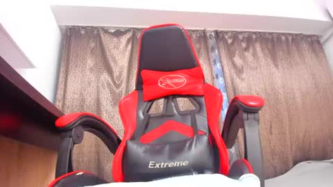 Snapshot of emmastward chatting on 06-15-26, 06:10 Emma online show from 06-15-26, 06:10