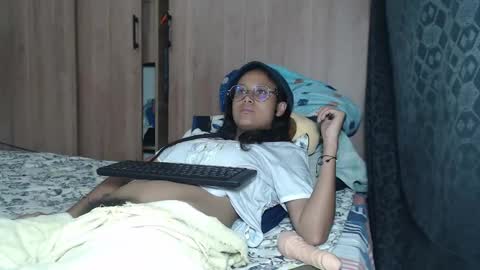 emmasweet95 online show from 02-01-25, 11:48