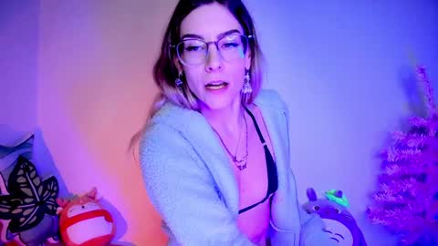 Snapshot of emmaterrestrial chatting on 12-28-24, 06:40 RH-NEGATIVE GREEN-EYED BAELIEN online show from 12-28-24, 06:40