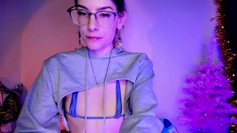 Snapshot of emmaterrestrial chatting on 01-04-25, 05:26 RH-NEGATIVE GREEN-EYED BAELIEN online show from 01-04-25, 05:26