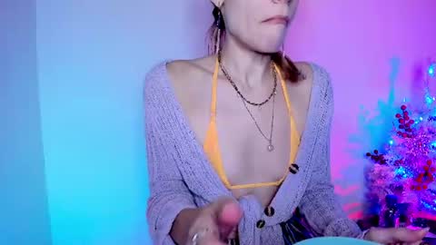 Snapshot of emmaterrestrial chatting on 06-11-26, 12:32 RH-NEGATIVE GREEN-EYED BAELIEN online show from 06-11-26, 12:32