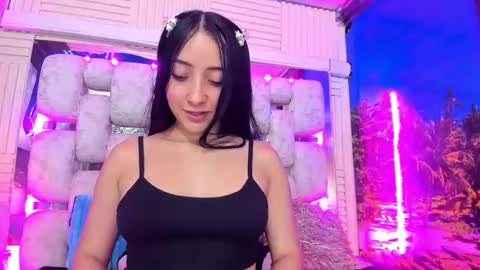 Snapshot of emmateylor chatting on 05-27-26, 02:08 Emma online show from 05-27-26, 02:08