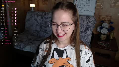 Snapshot of emmatiny chatting on 12-06-24, 12:16 Mia online show from 12-06-24, 12:16