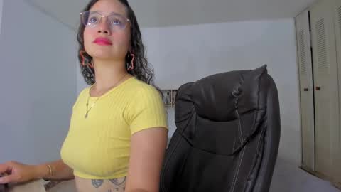 Emma Torres online show from 12-23-24, 01:03