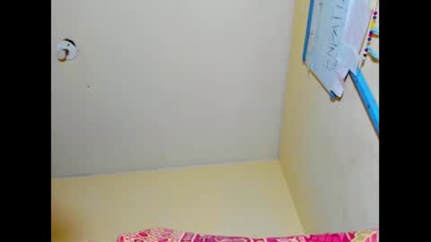 hi im emmalina welcome to your happy place online show from 02-25-25, 04:53