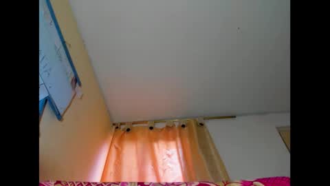 hi im emmalina welcome to your happy place online show from 03-04-25, 06:07