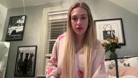 emmbella online show from 03-22-26, 01:20