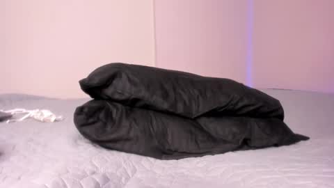 Emmi online show from 02-13-26, 04:47