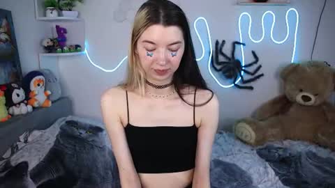 emmie_everly online show from 06-26-26, 01:26